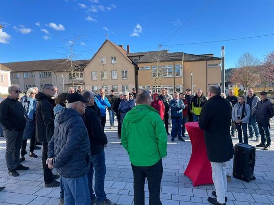 Dorfplatzgespräch mit Bene Müller zum Nahwärmenetz